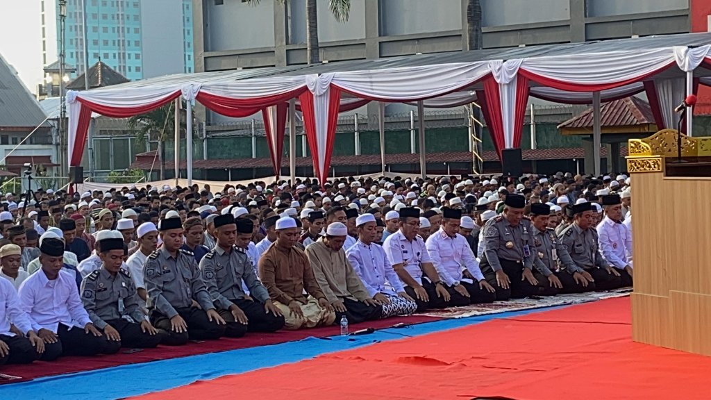 Ribuan Napi Lapas Narkotika Jakarta Ikuti Salat Idulfitri Bersama Pejabat&nbsp;Kemenkumham