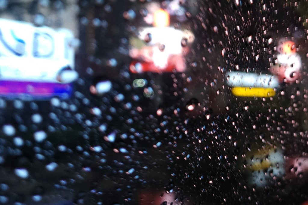 Cuaca Surabaya Hari ini, Siang Nanti Bakal Gerimis dan Hujan&nbsp;Lebat